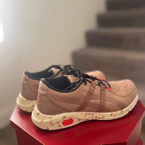 Comfortable Oasis lightweight running shoes in Pink - Picture 2 of 4